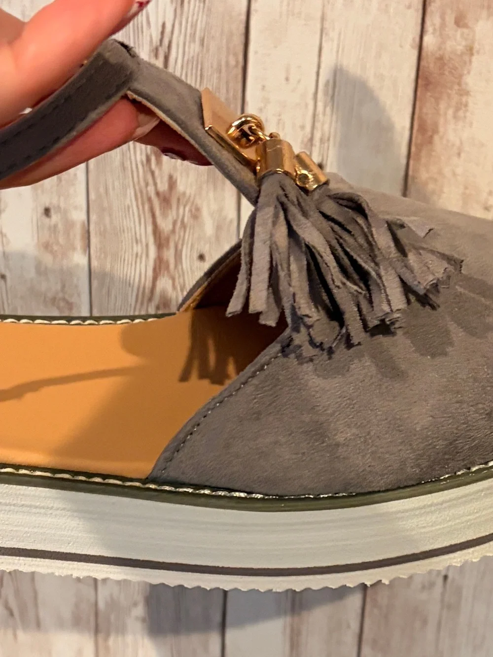 NWOT Gray Suede like T-Strap Platform Shoes with Tassels Women’s Size 11